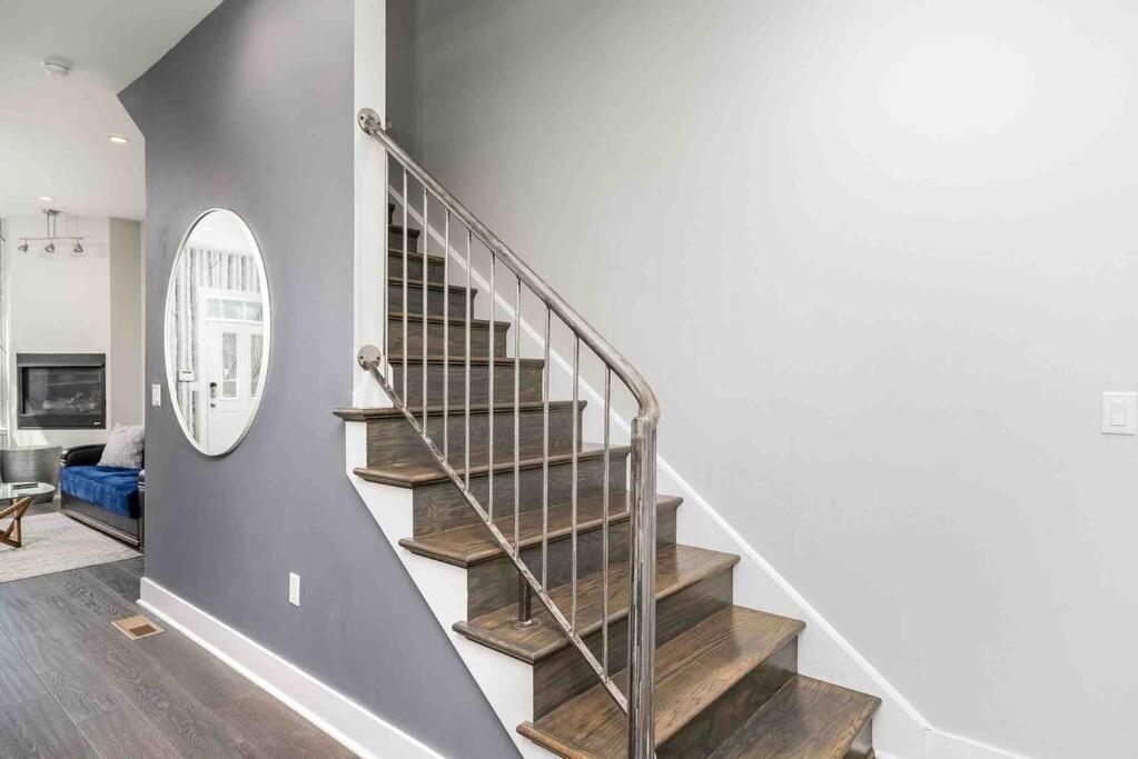 4 Bedroom 3 Bath Sleeps 10 Pet Friendly Private Backyard, 2 Car Garage, City Views, Close To All Stadiums And Casino Pittsburgh Luaran gambar