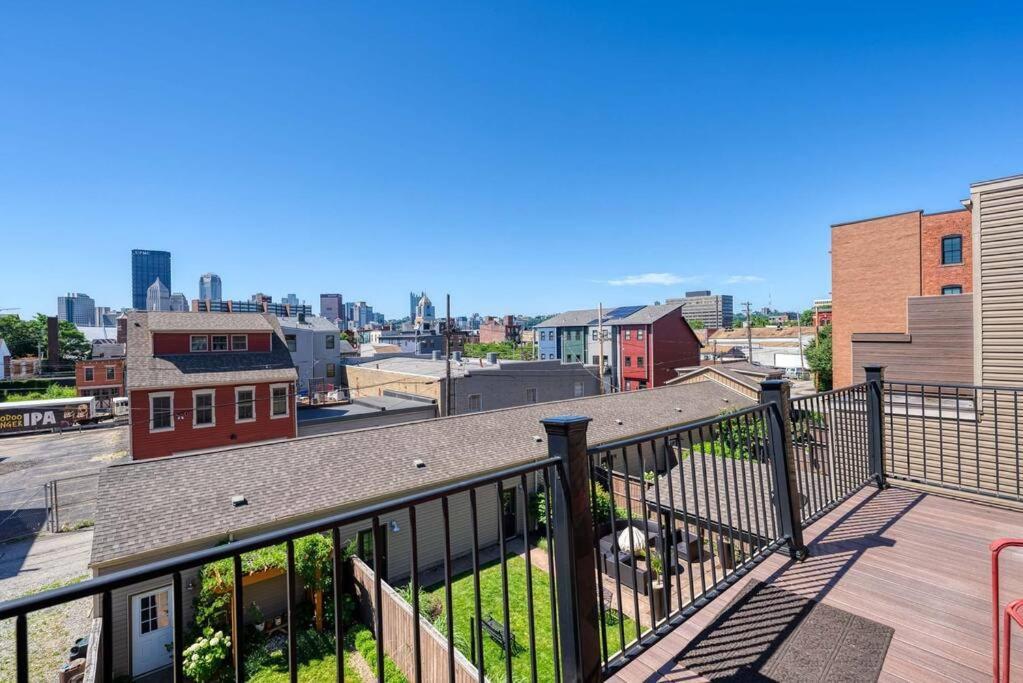 4 Bedroom 3 Bath Sleeps 10 Pet Friendly Private Backyard, 2 Car Garage, City Views, Close To All Stadiums And Casino Pittsburgh Luaran gambar