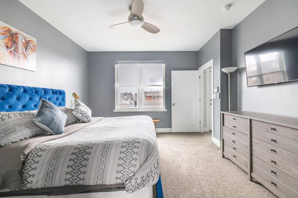 4 Bedroom 3 Bath Sleeps 10 Pet Friendly Private Backyard, 2 Car Garage, City Views, Close To All Stadiums And Casino Pittsburgh Luaran gambar