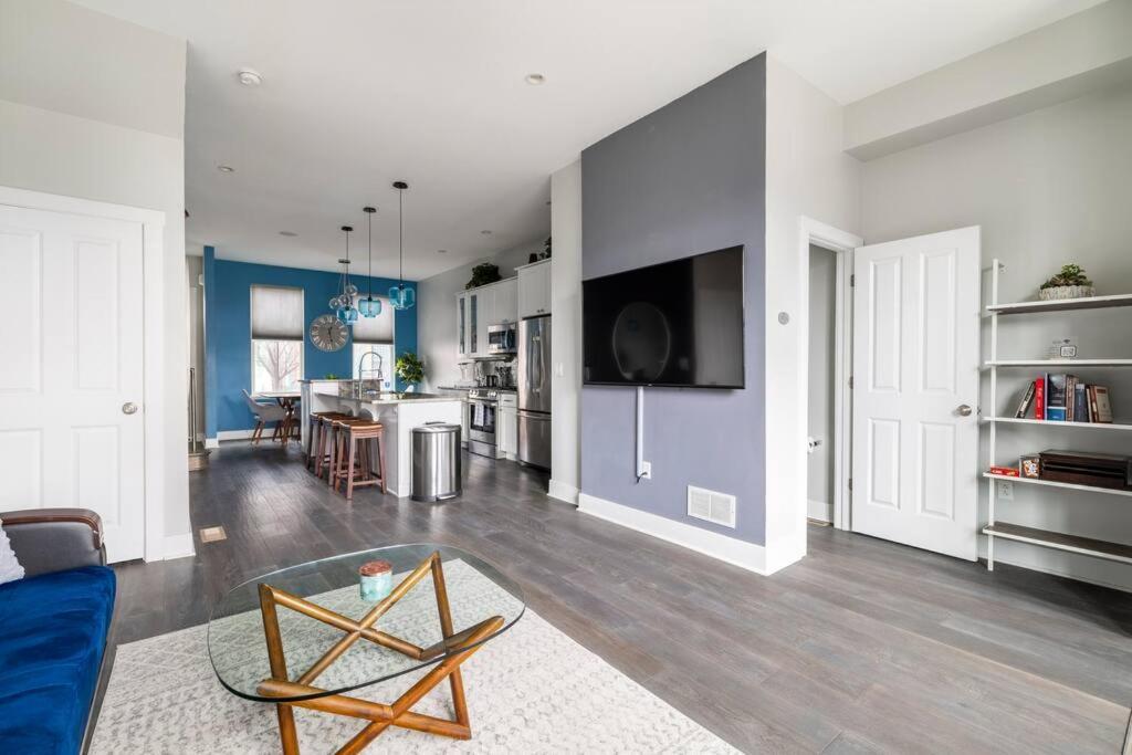 4 Bedroom 3 Bath Sleeps 10 Pet Friendly Private Backyard, 2 Car Garage, City Views, Close To All Stadiums And Casino Pittsburgh Luaran gambar
