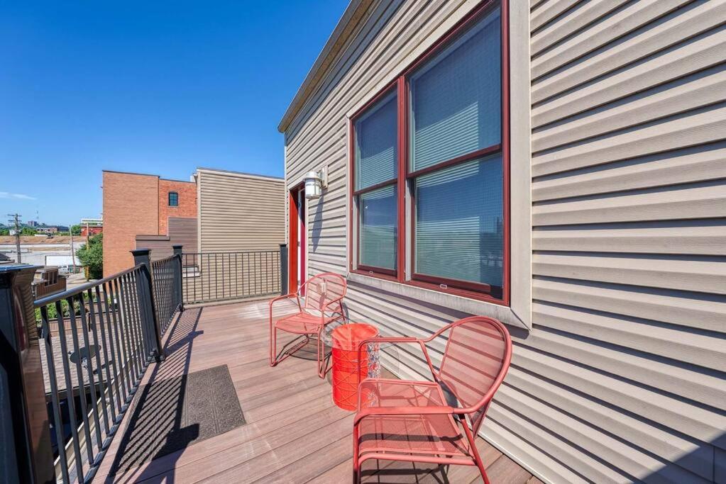 4 Bedroom 3 Bath Sleeps 10 Pet Friendly Private Backyard, 2 Car Garage, City Views, Close To All Stadiums And Casino Pittsburgh Luaran gambar
