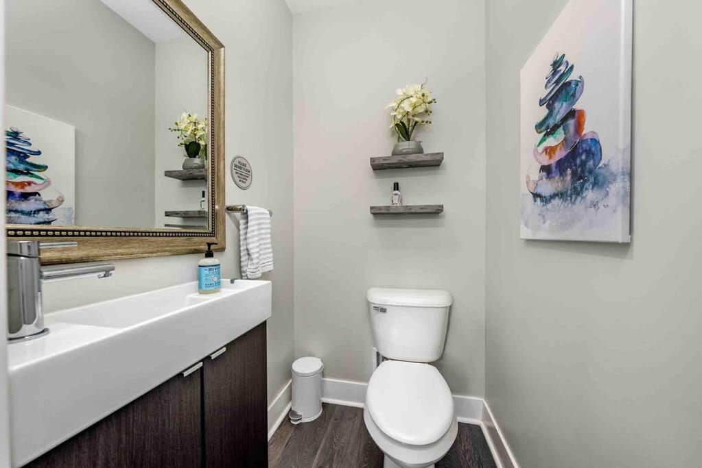 4 Bedroom 3 Bath Sleeps 10 Pet Friendly Private Backyard, 2 Car Garage, City Views, Close To All Stadiums And Casino Pittsburgh Luaran gambar