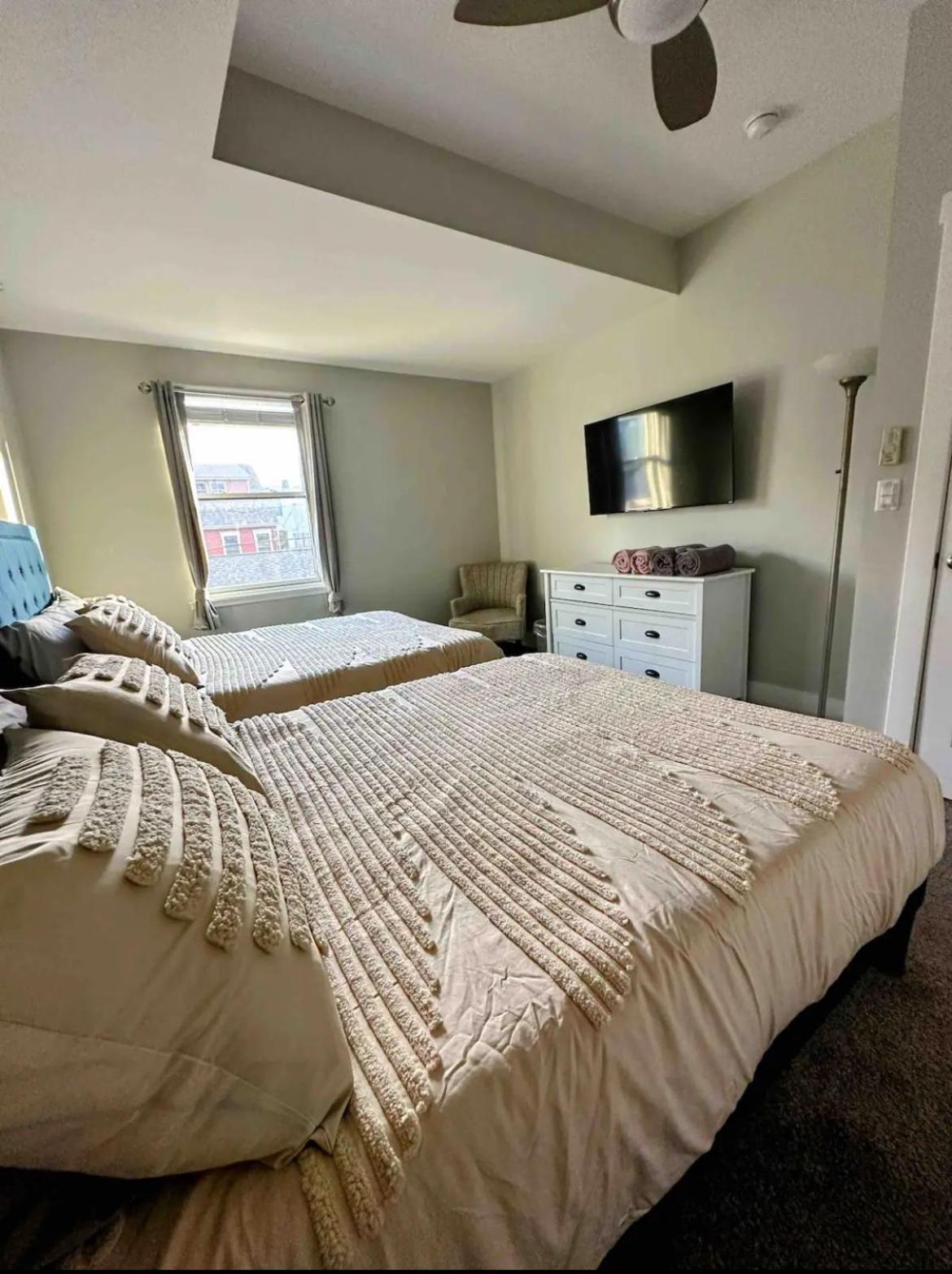 4 Bedroom 3 Bath Sleeps 10 Pet Friendly Private Backyard, 2 Car Garage, City Views, Close To All Stadiums And Casino Pittsburgh Luaran gambar